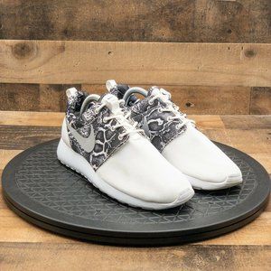 Nike Roshe Run Women's Athletic Shoes Sneaker Running Snake Print White Size 9